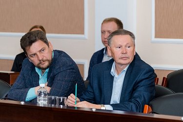 Депутаты соберутся на внеочередное заседание парламента региона
